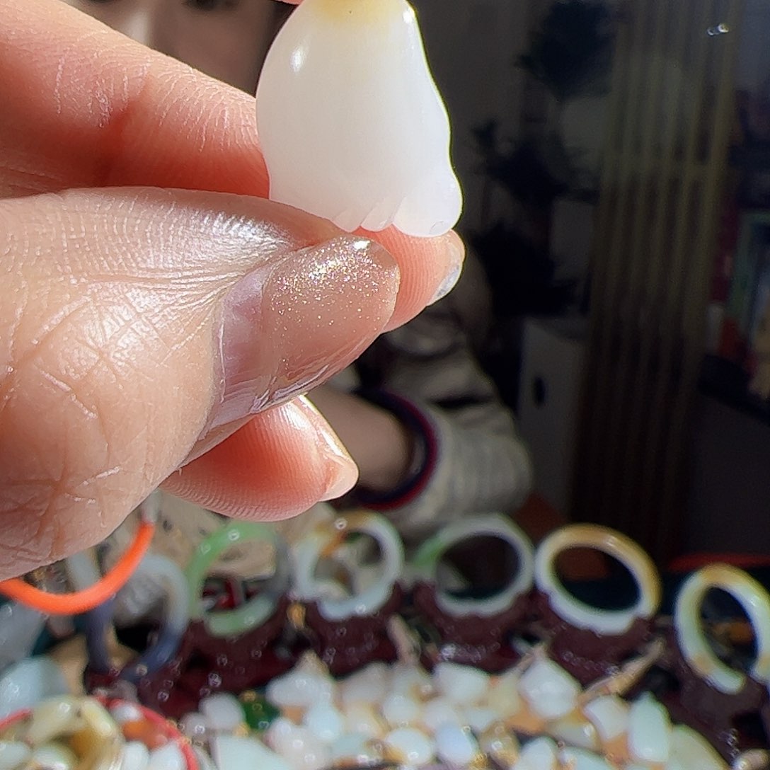 和田玉颈饰未镶嵌零**发