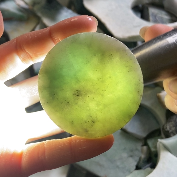 翡翠颈饰未镶嵌天然翡翠