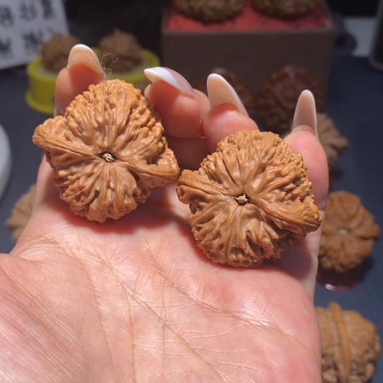 文玩核桃把件南疆石38尺