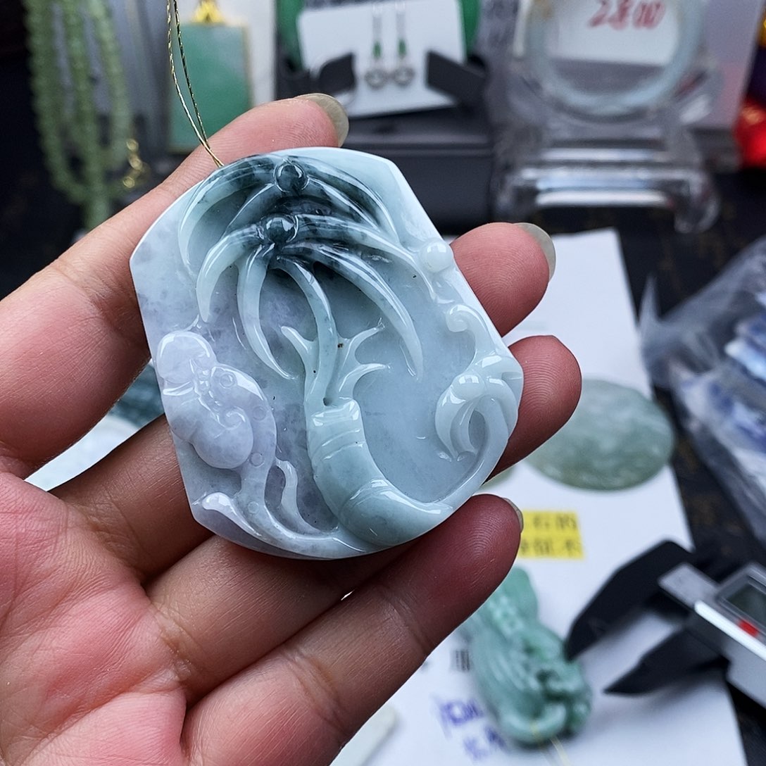 翡翠未镶嵌颈饰天然翡翠A货