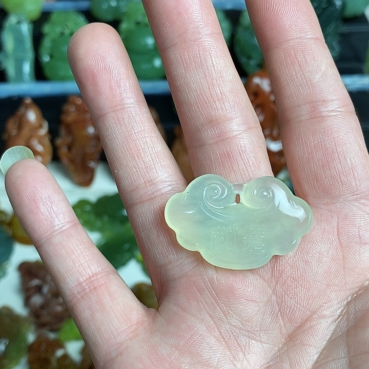 未镶嵌蛇纹石玉颈饰