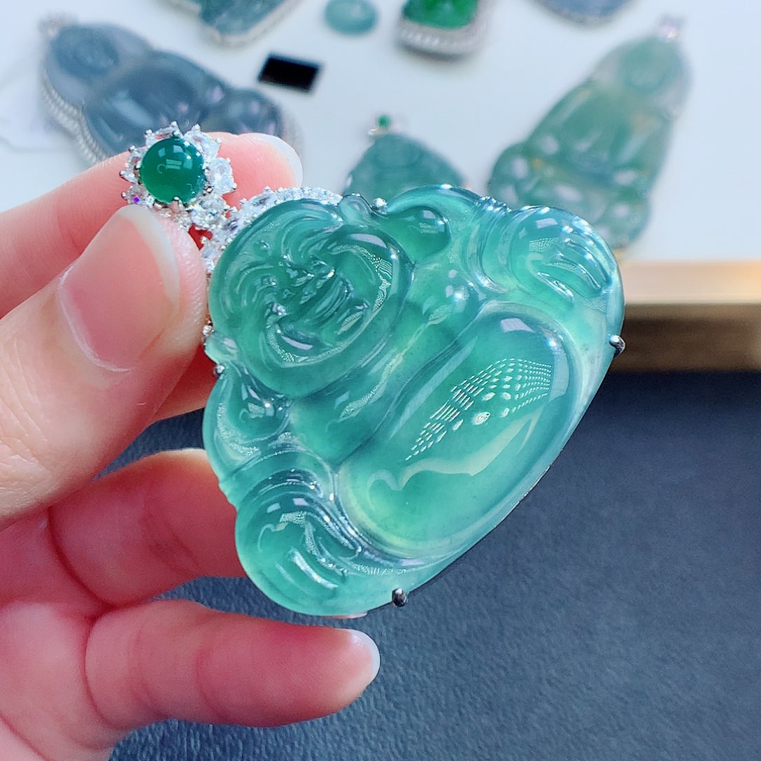 翡翠颈饰未镶嵌翡翠