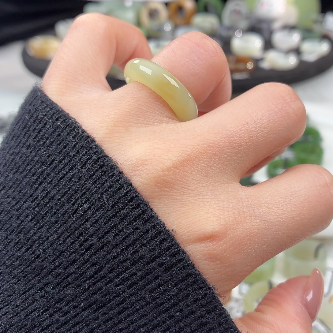 和田玉未镶嵌戒指S183蜂蜜水圆条16.2