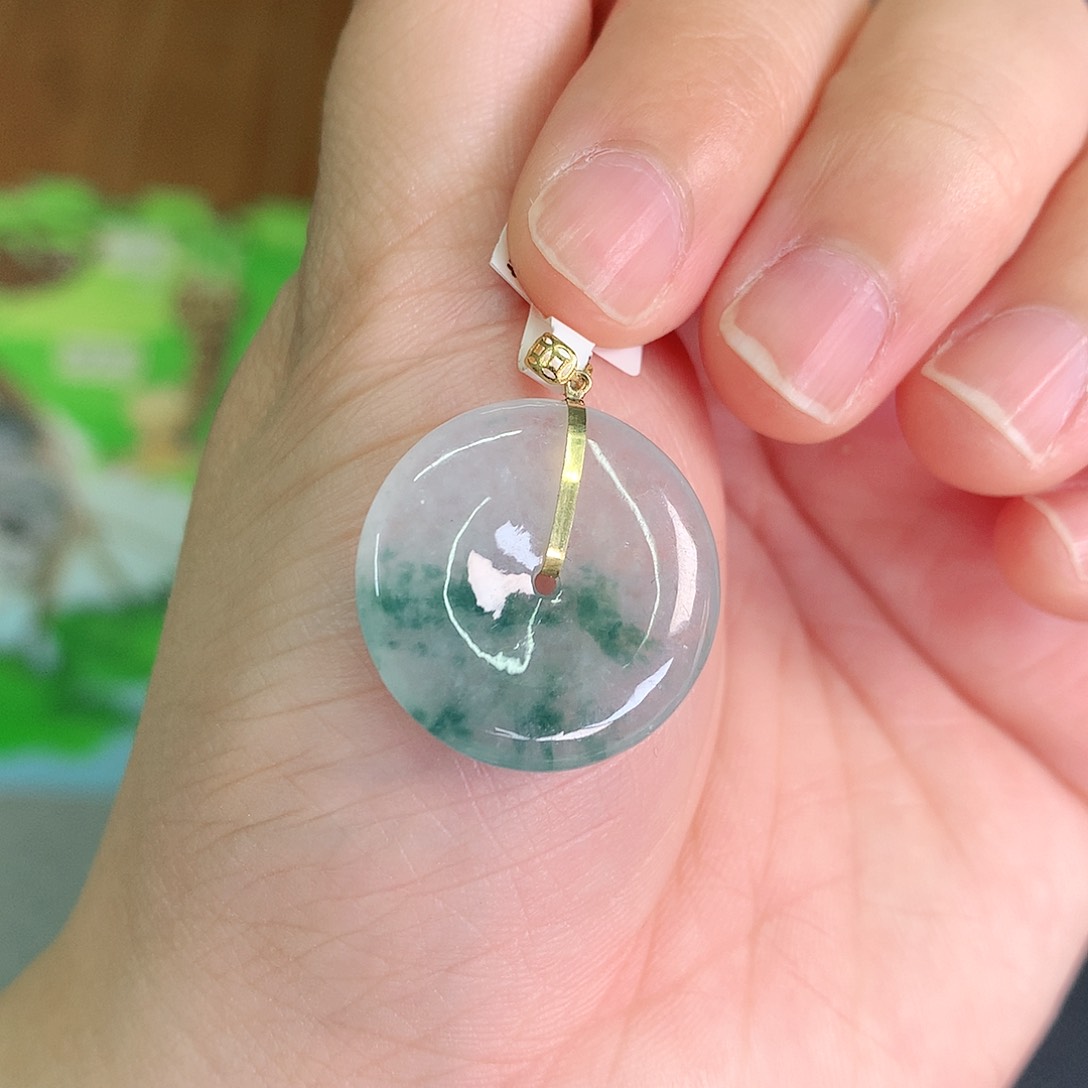 翡翠颈饰18K金镶嵌冰胶飘蓝扣