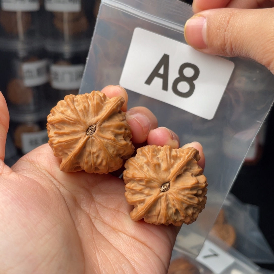 文玩核桃把件37金牛