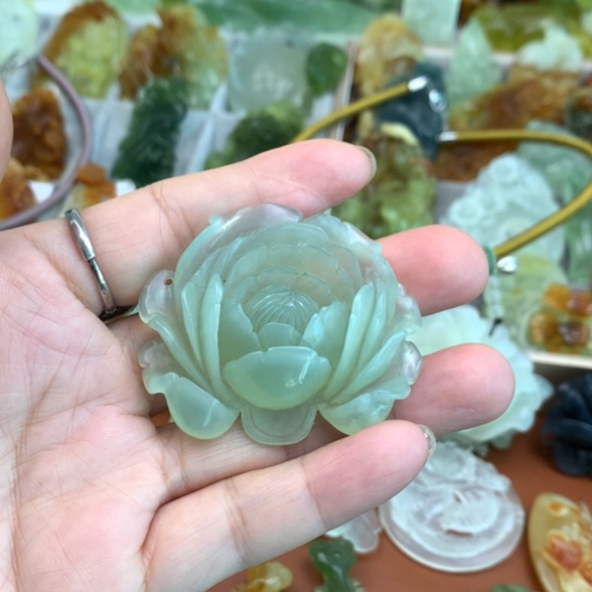 【闪购商品】蛇纹石玉颈饰未镶嵌