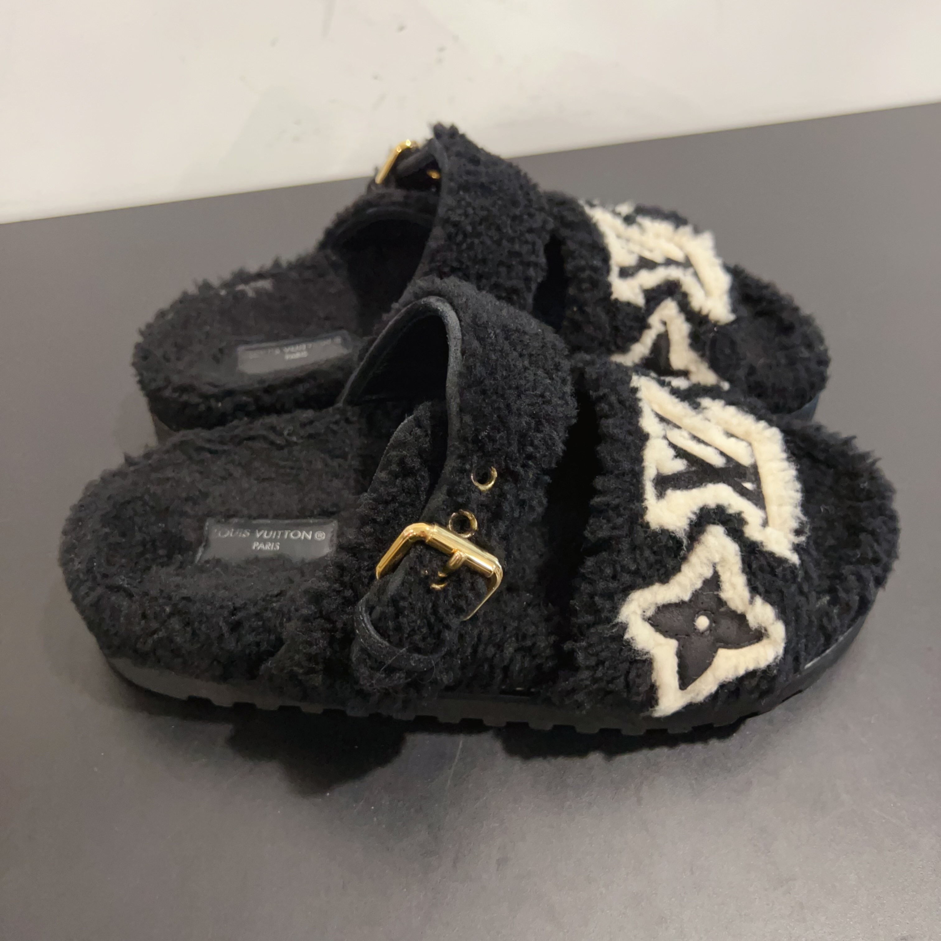 99新 LouisVuitton/路易威登 拖鞋成色看直播  尺码38/GSS30025