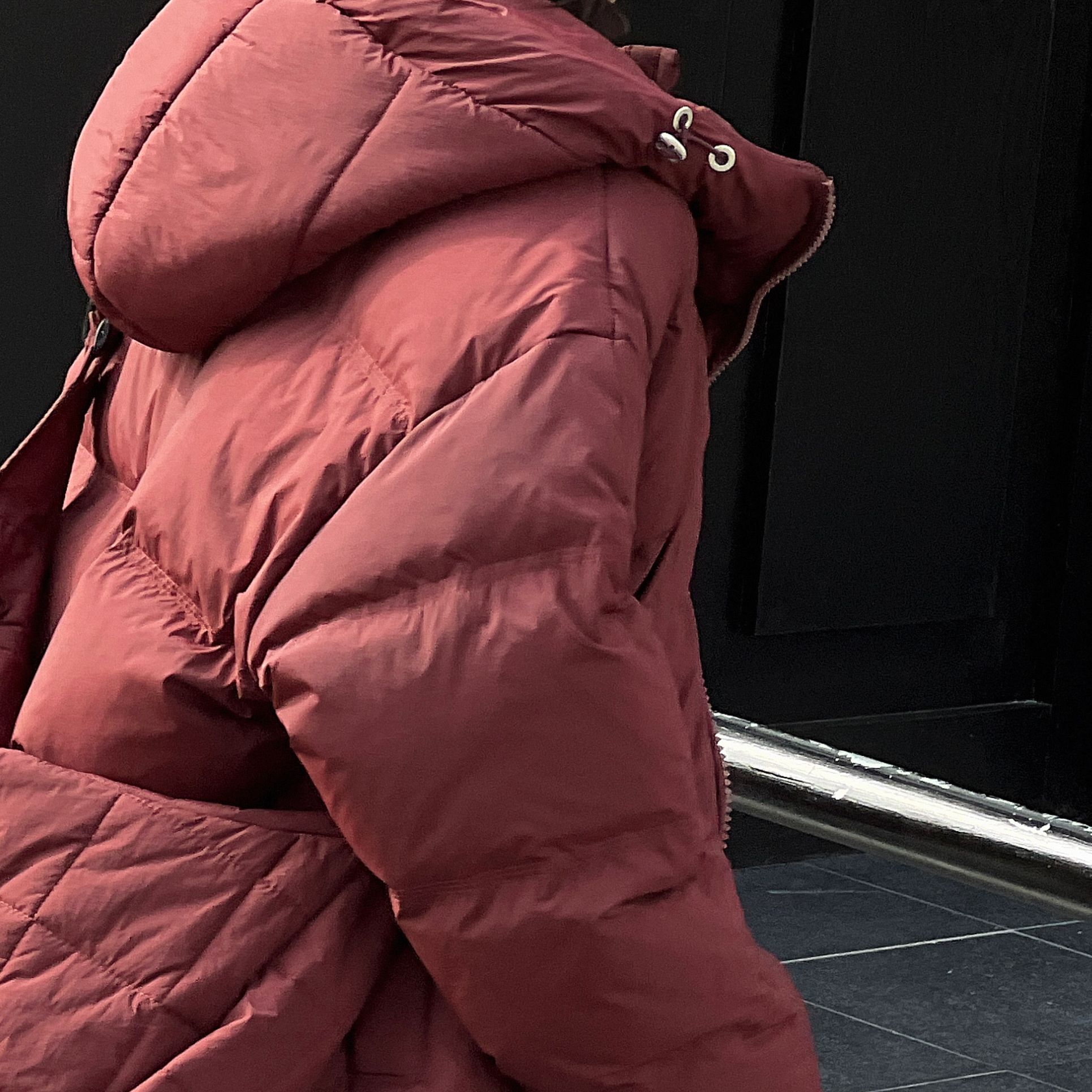 力2025【X】2月21日 男童女童时尚红色连帽羽绒服8086-