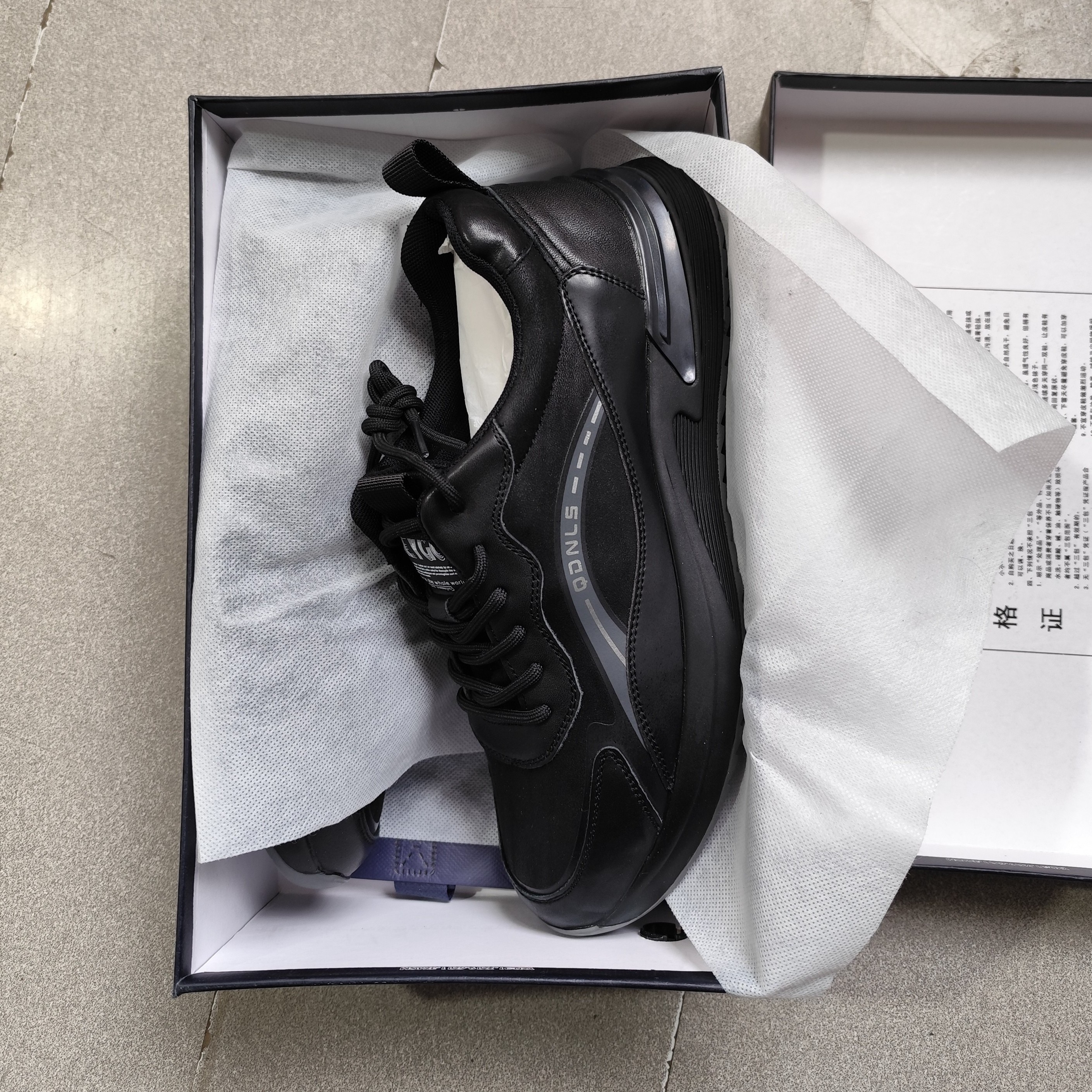 广州防滑防水平衡跑道男耐磨鞋牛皮休闲皮鞋鞋潮鞋