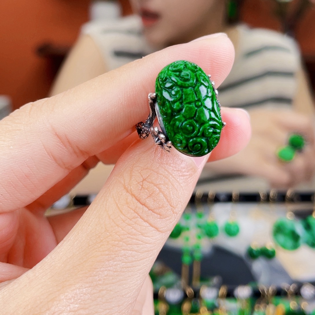 银S925镶嵌翡翠耳饰