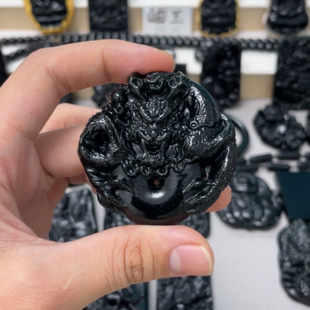 蛇纹石玉未镶嵌吊坠