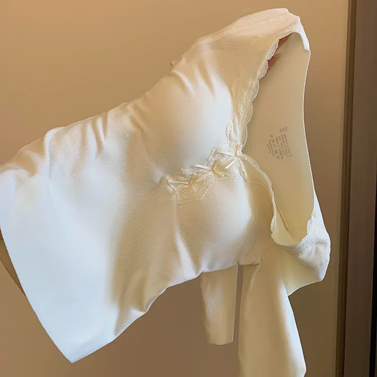 纯欲掐腰显瘦保暖内衣女秋冬新款时尚气质蕾丝带胸垫保暖加绒上衣