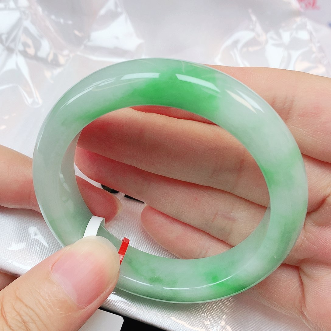 翡翠手镯未镶嵌抖音523