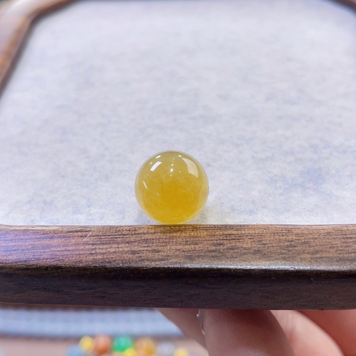 【闪购商品】翡翠颈饰未镶嵌冰黄
