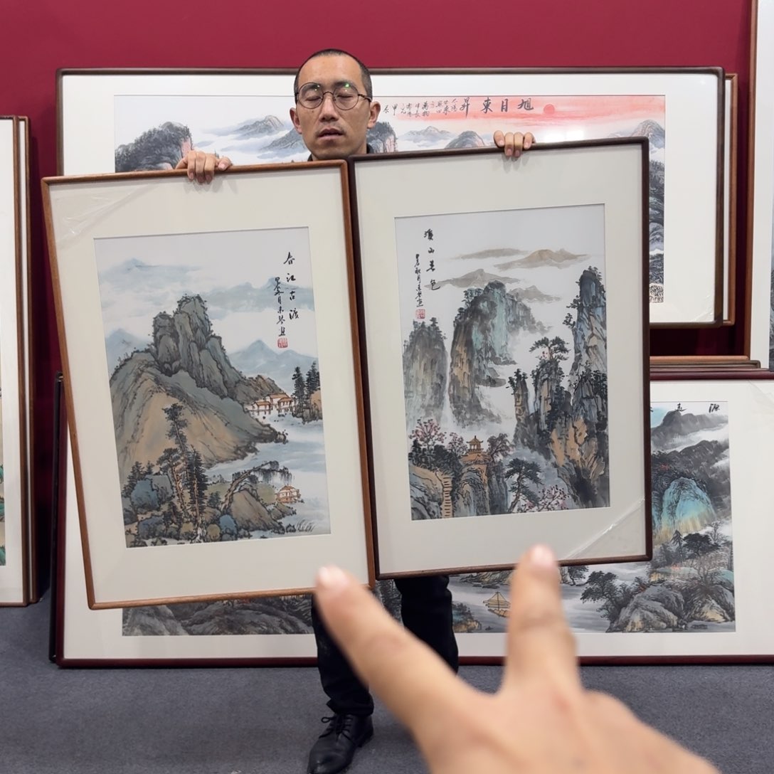 国画手绘作品带框2个