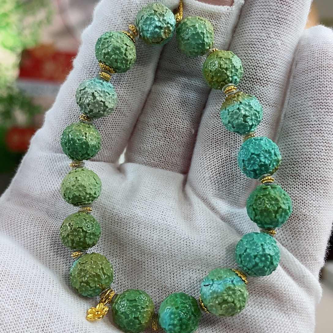 绿松石珠宝奇石18K金镶嵌