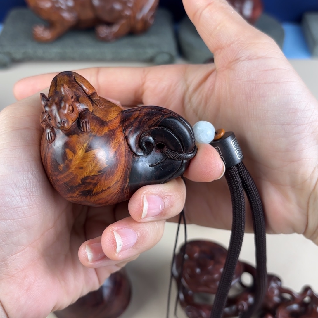 天***敌把件黄花梨/降香黄檀