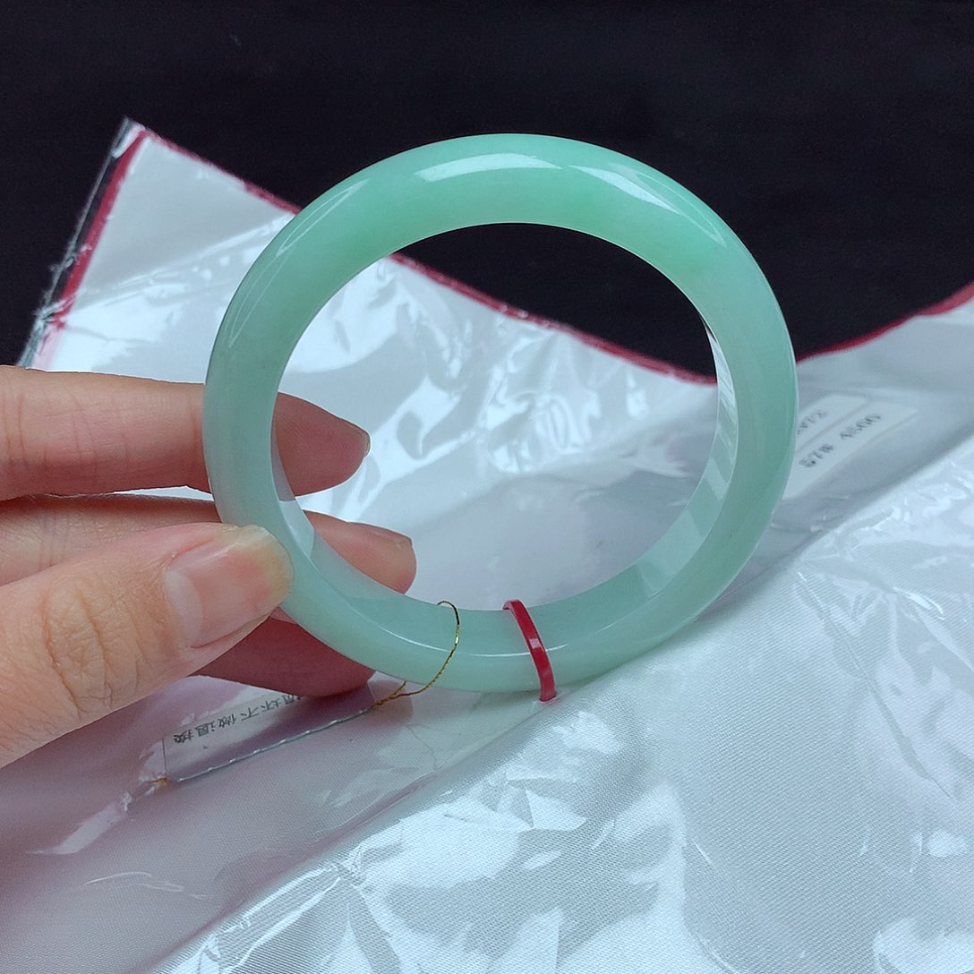 翡翠手镯未镶嵌57圈972