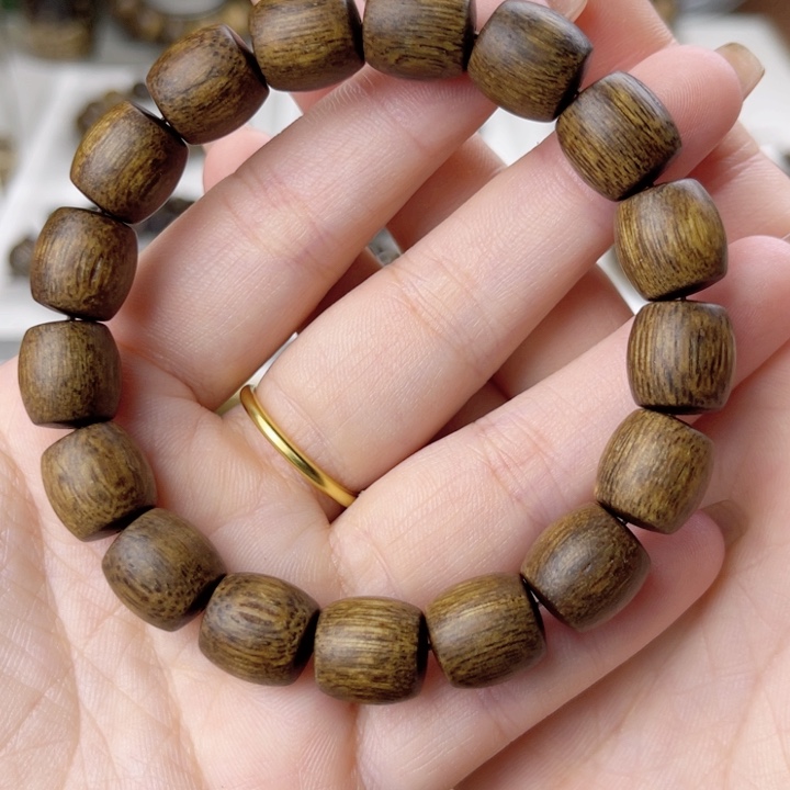 沉香手串越南富森红土沉香瘤疤老料1.2