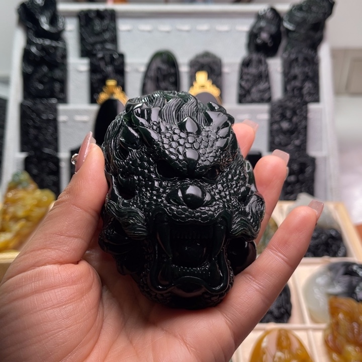 蛇纹石玉未镶嵌颈饰乄*