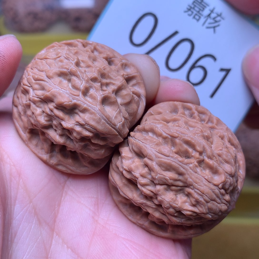 文玩核桃把件山地正磨35