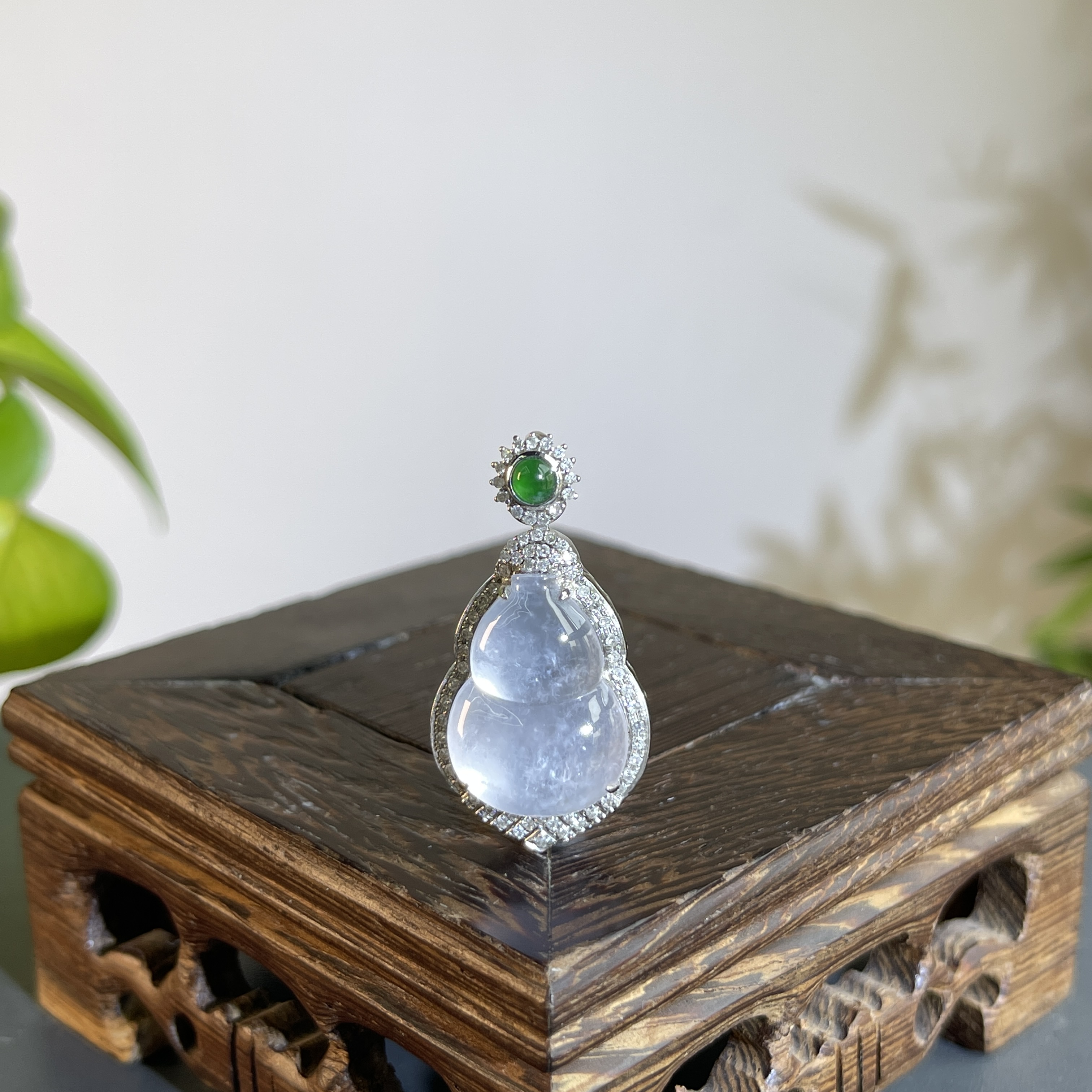 JTA23-174  天然缅甸翡翠A货  18K含钻镶嵌葫芦