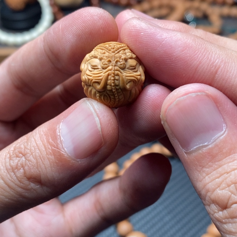 【闪购商品】猴头核桃吊坠超***?雕刻象神单颗