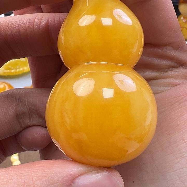 蜜蜡未镶嵌珠宝奇石