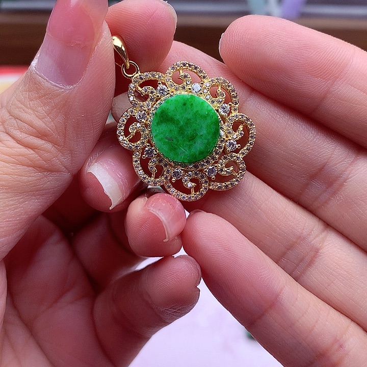 翡翠颈饰银S925镶嵌翡翠