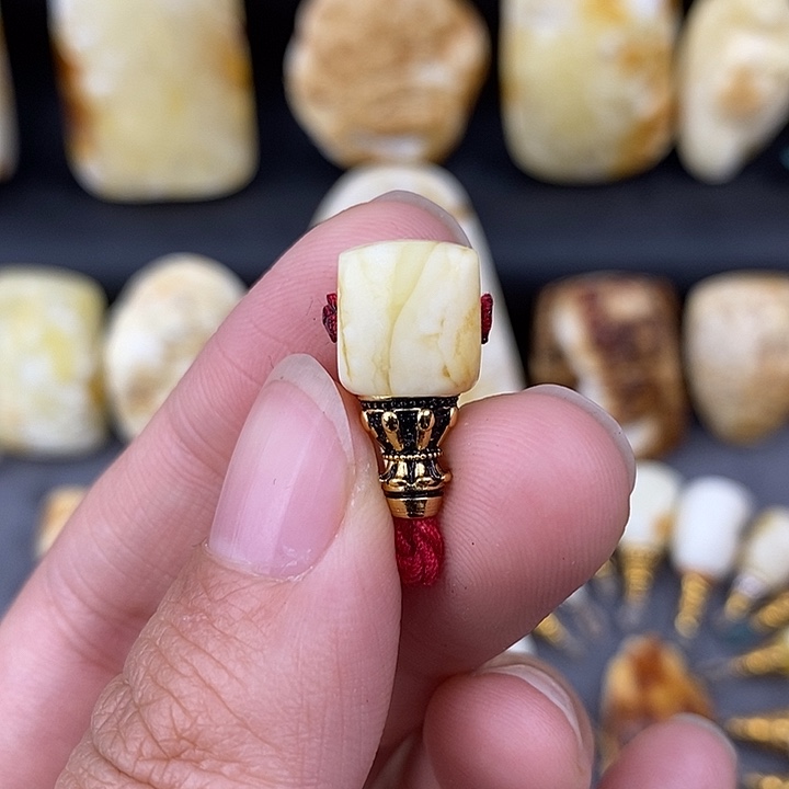 琥珀未镶嵌裸石9三通