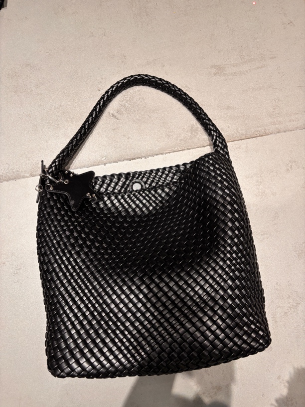 水桶包单根编织手拎包休闲百搭黑色托特包单肩包单肩流苏纯色