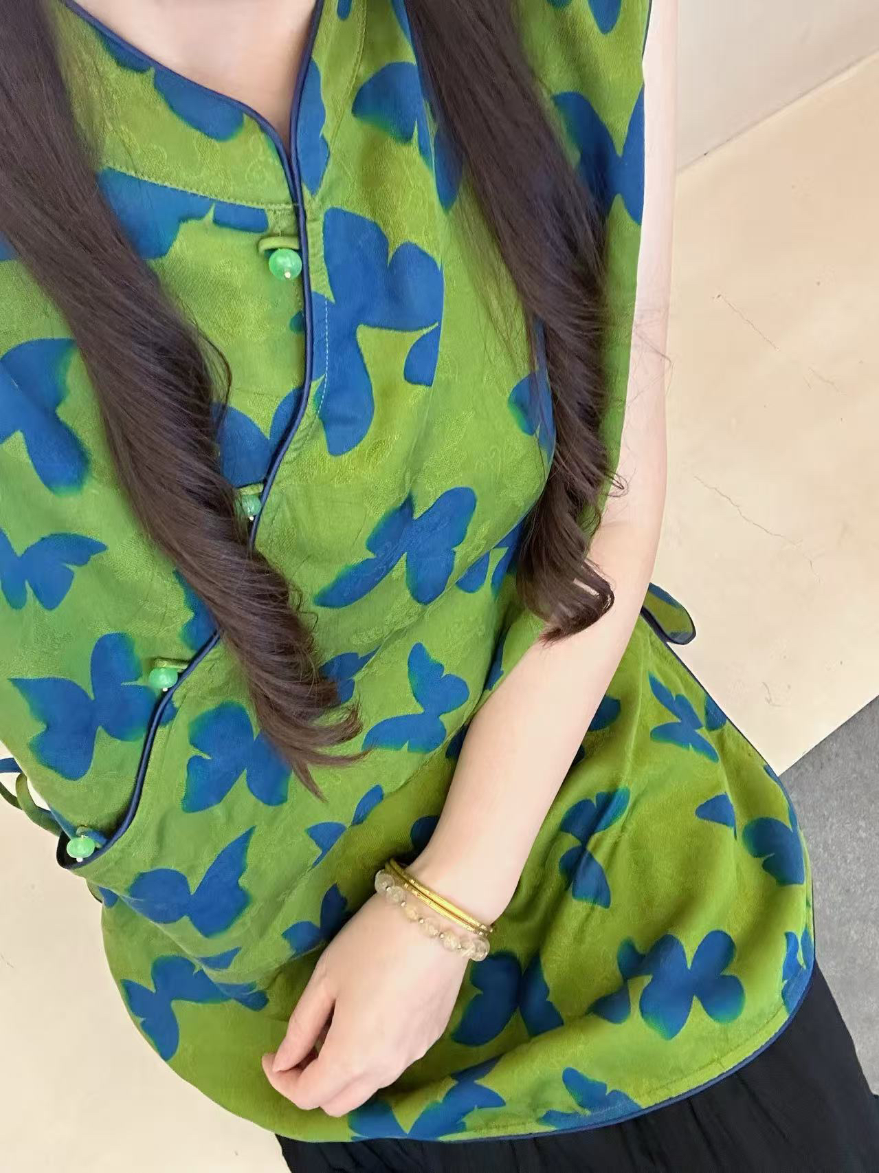 100%桑蚕丝绿底蝴蝶包边奥黛香云纱28姆米长75胸围108