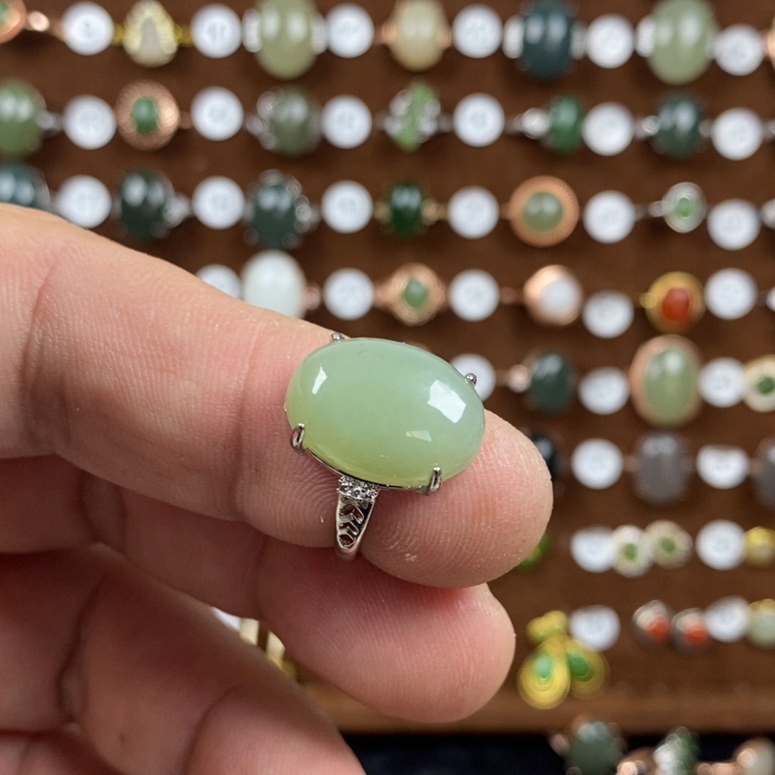 和田玉（青白玉）戒指合金