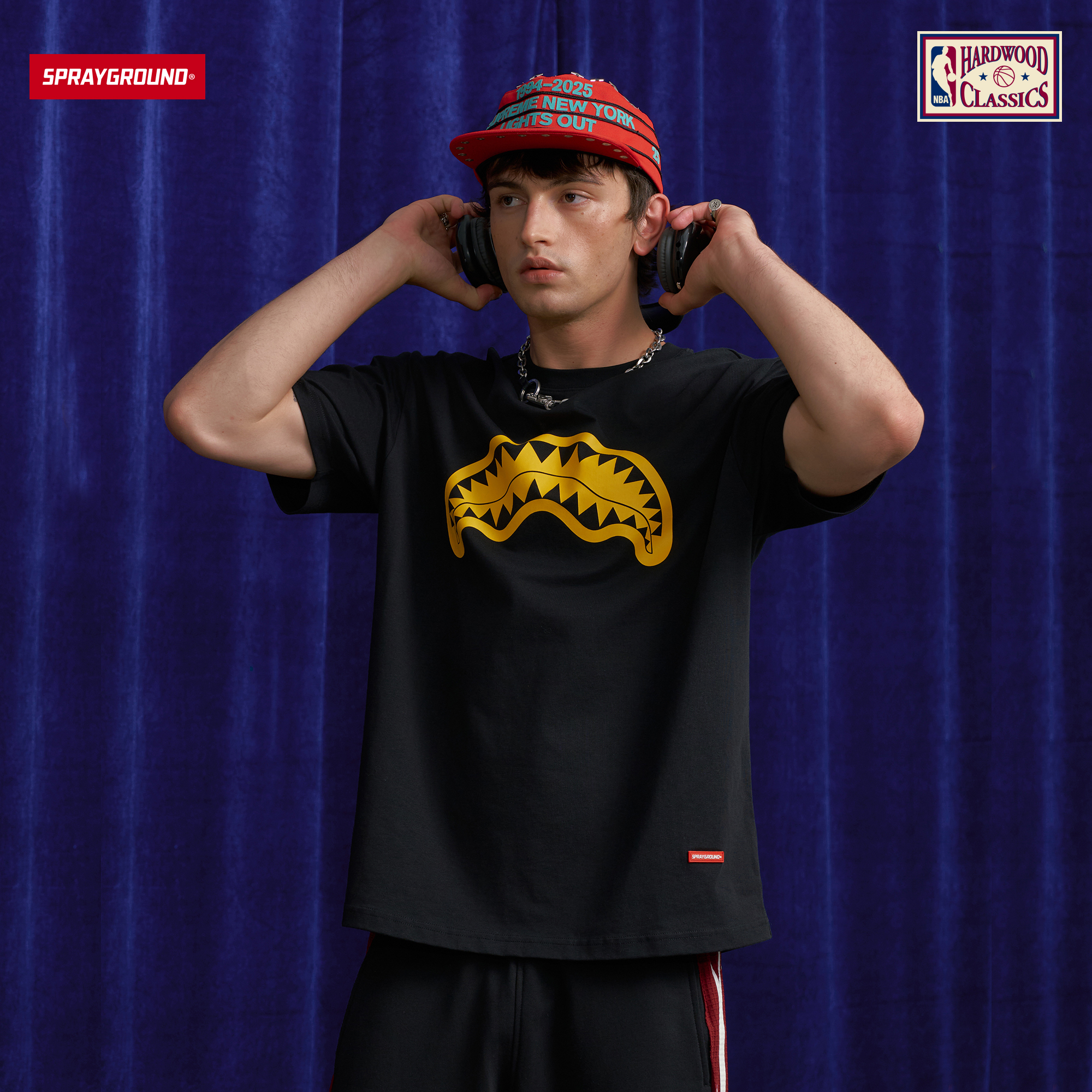 SPRAYGROUND I NBA HWC联名系列鲨鱼嘴短袖T恤复古HD NE220268