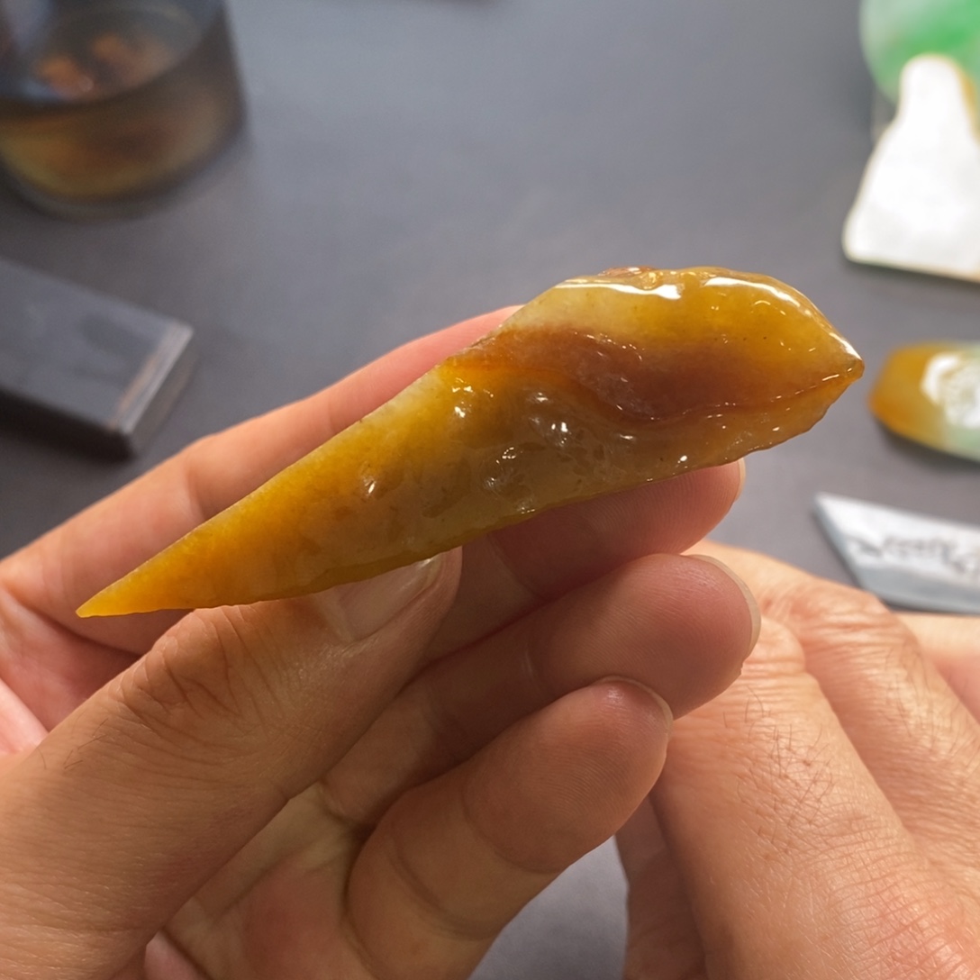 定制翡翠未镶嵌黄翡