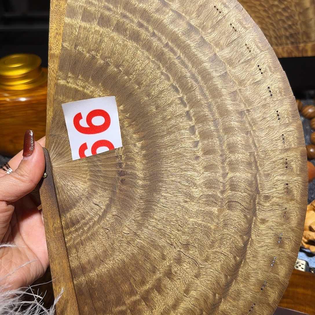 金丝楠。****ە金丝楠手把件