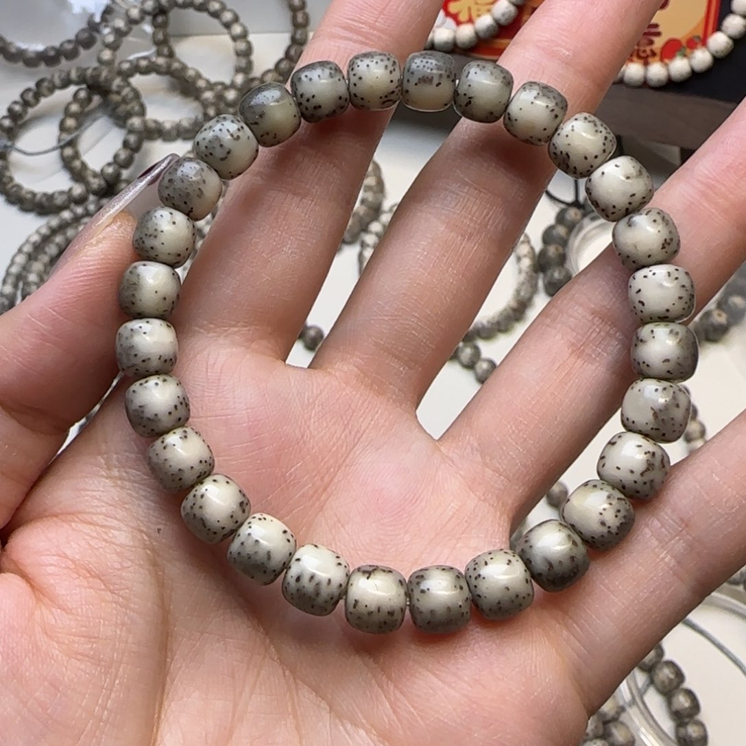 星月菩提手串石玉冰透河豚8×7