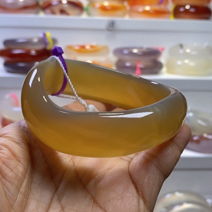 玛瑙/玉髓手镯未镶嵌