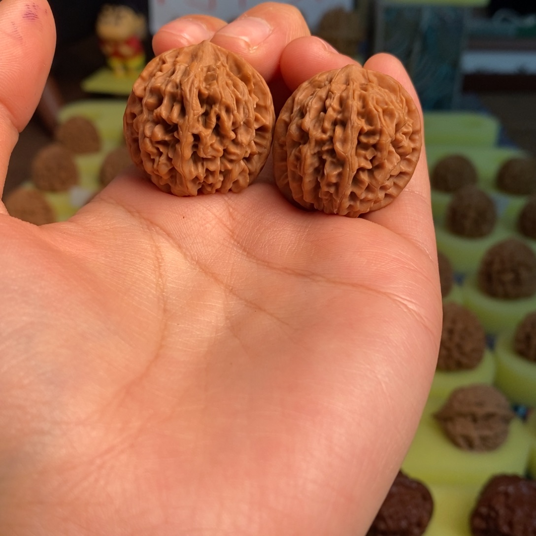 M***J核桃秦岭闷尖狮子头29瑕疵