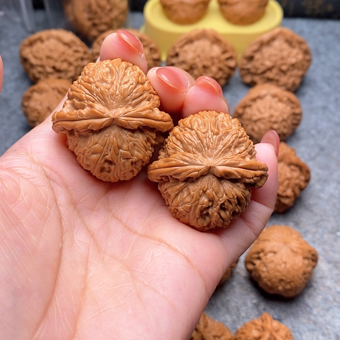 文玩核桃把件?****?精品白狮子38全品