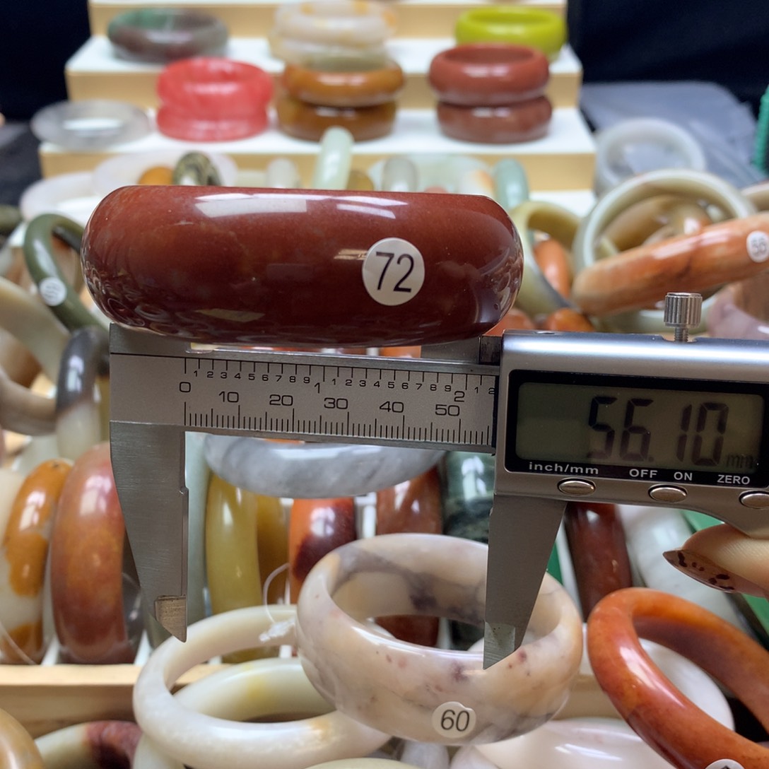 石英质玉手镯未镶嵌