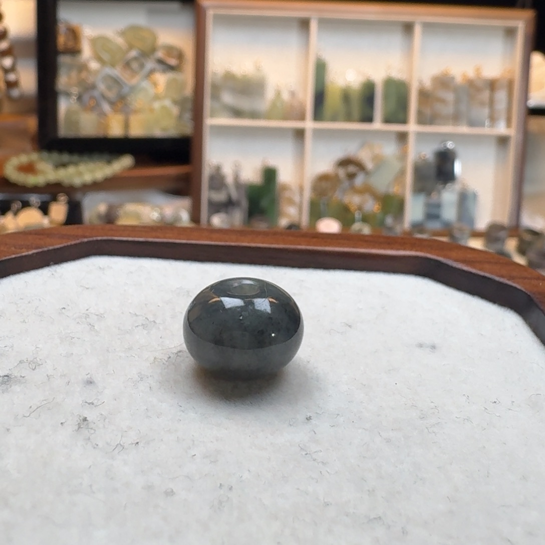 L***r和田玉（糖玉）未镶嵌颈饰