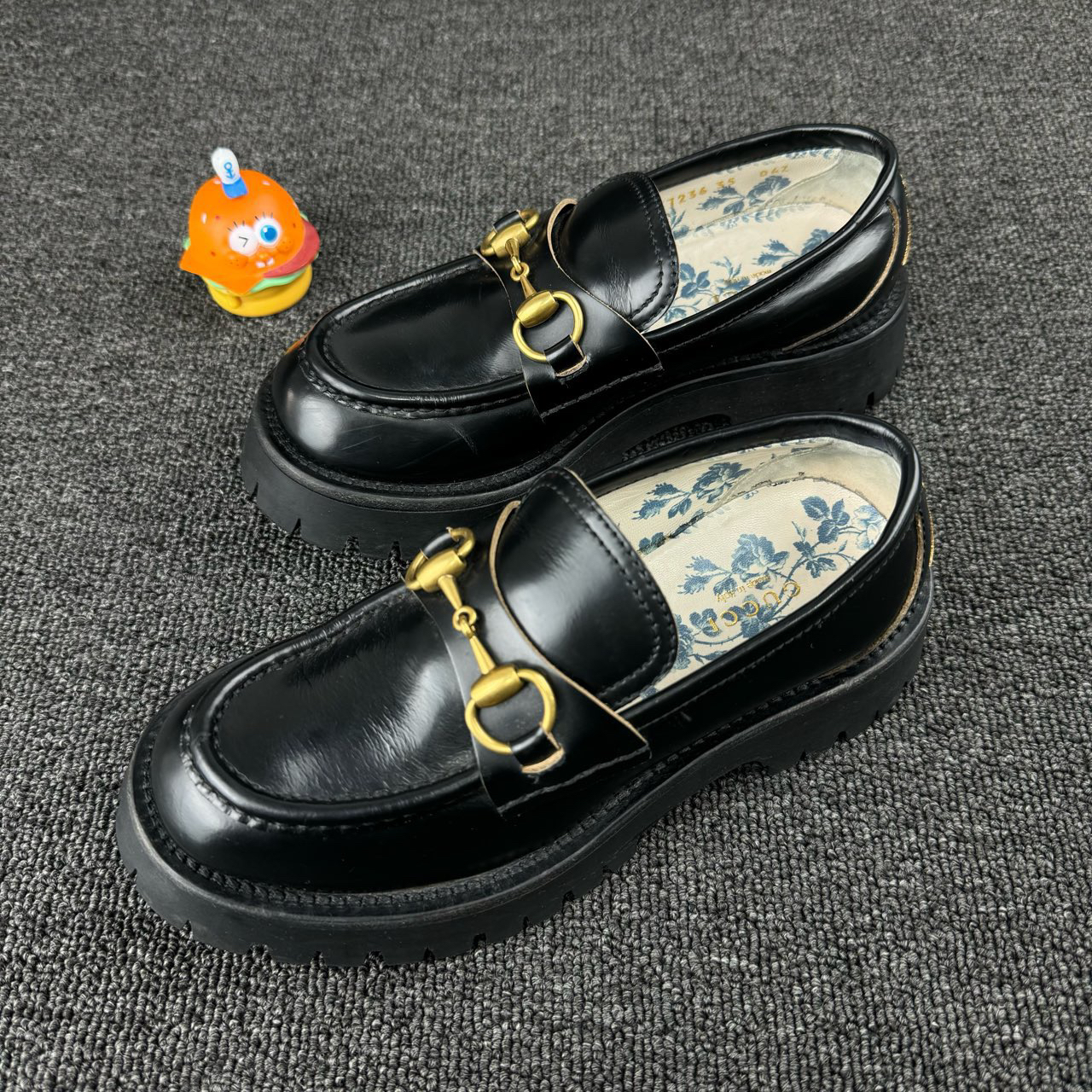 95新 GUCCI/古驰 款式：Gucci古驰小蜜蜂厚底乐福鞋 尺码：35 