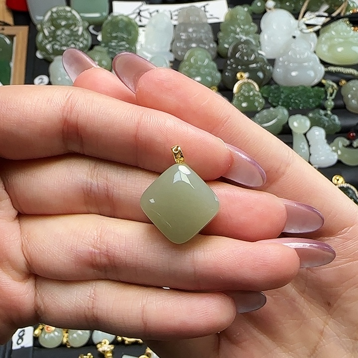 ^***茶和田玉18K金镶嵌吊坠(赠链)