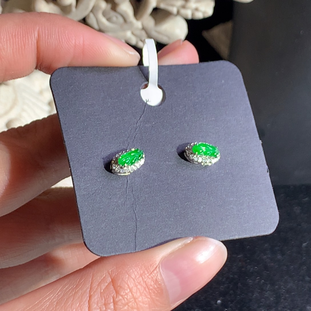 翡翠颈饰18K金镶嵌天然翡翠