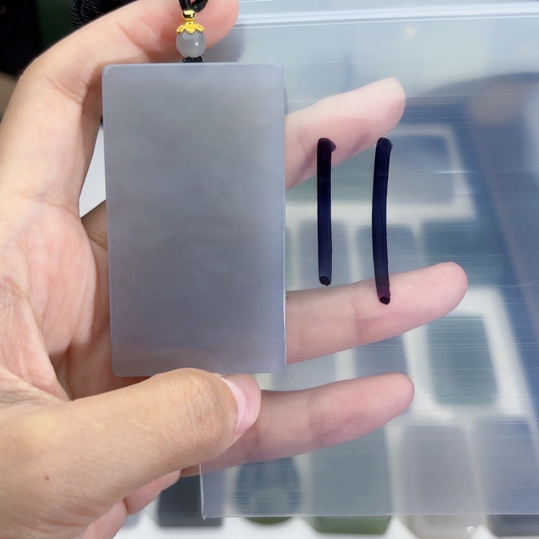 天***福和田玉未镶嵌颈饰