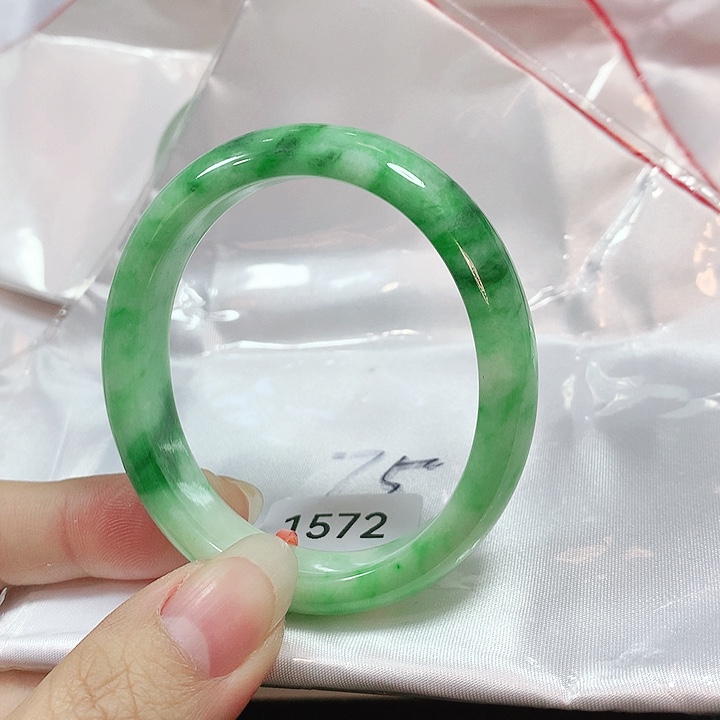 翡翠手镯未镶嵌木**呀天然翡翠手镯52.7