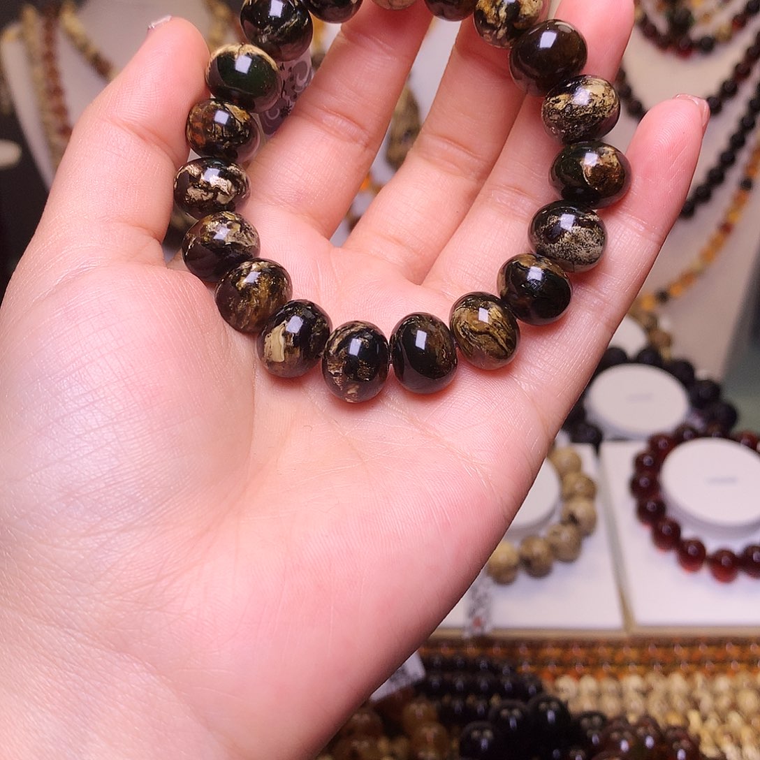 琥珀手链未镶嵌早**起抚顺琥珀