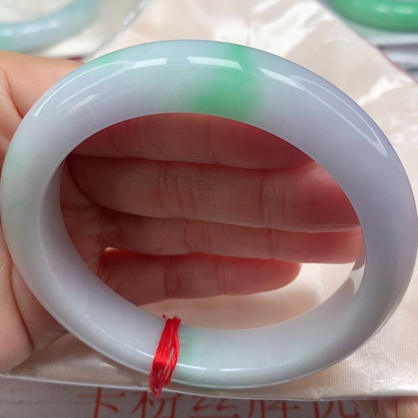 【闪购商品】翡翠手镯未镶嵌冰糯飘阳绿春彩手镯6061圈46号