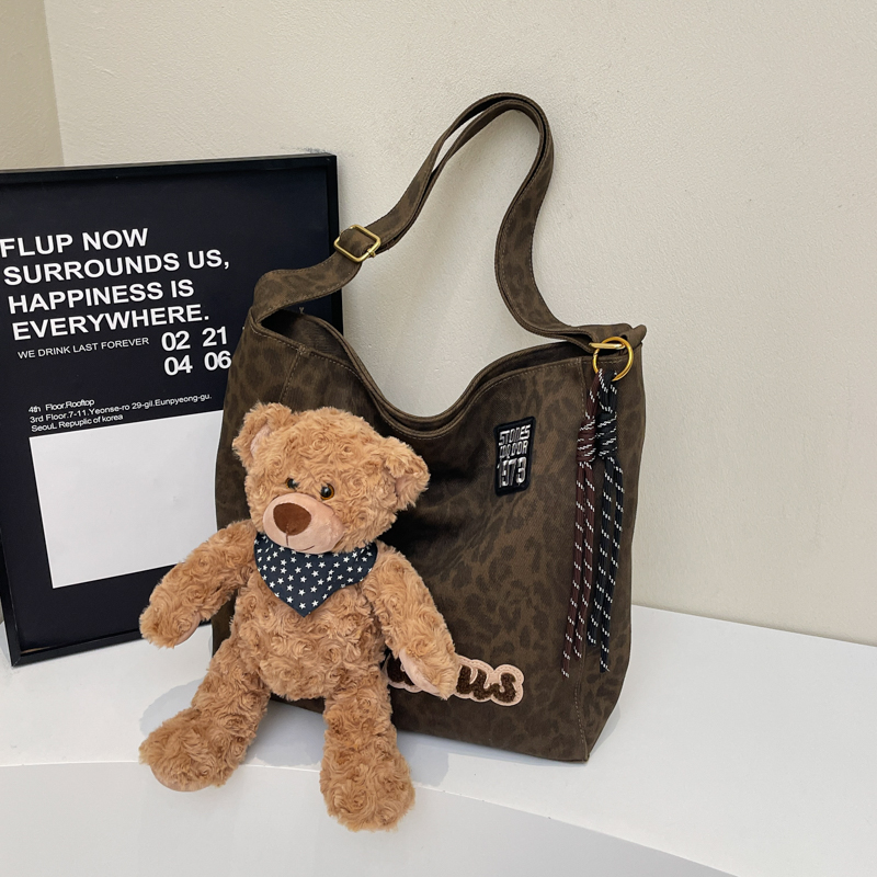 玩偶包包公仔手作潮流小熊韩版斜挎单肩网红大包包秋冬休闲通勤